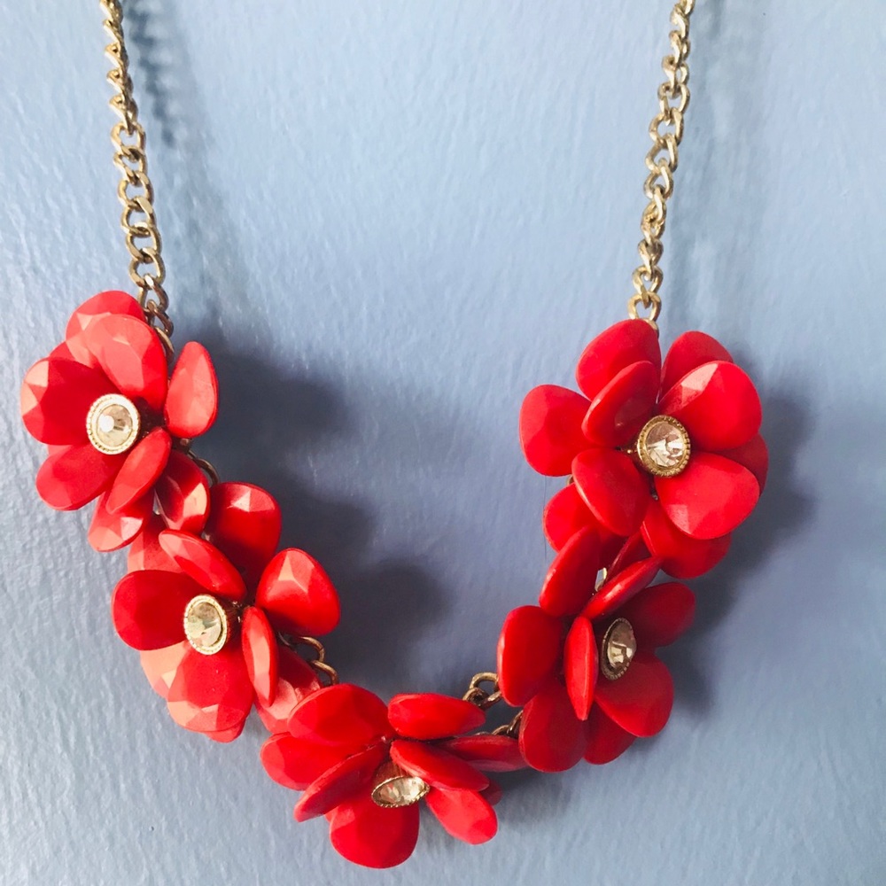 ❤️BRIGHT RED FLORAL STATEMENT NECKLACE
